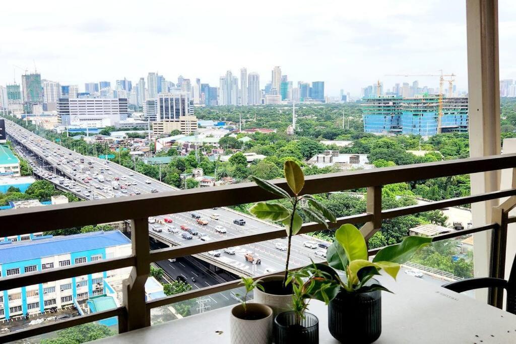 Casa Antonio At Fairway Terraces Family Penthouse 2Br Wi-Fi Nr Golf, Airport, Fort Bgc Manila Exterior photo