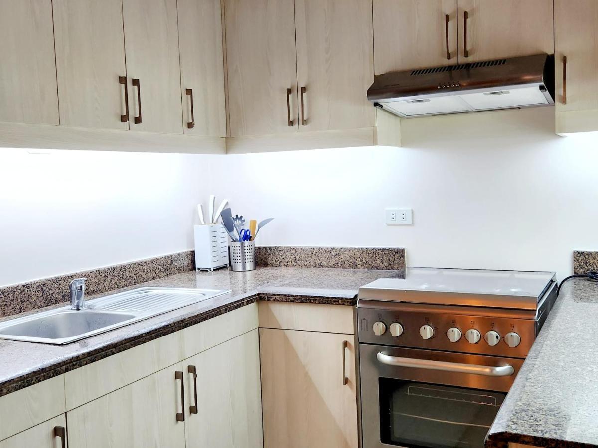 Casa Antonio At Fairway Terraces Family Penthouse 2Br Wi-Fi Nr Golf, Airport, Fort Bgc Manila Exterior photo